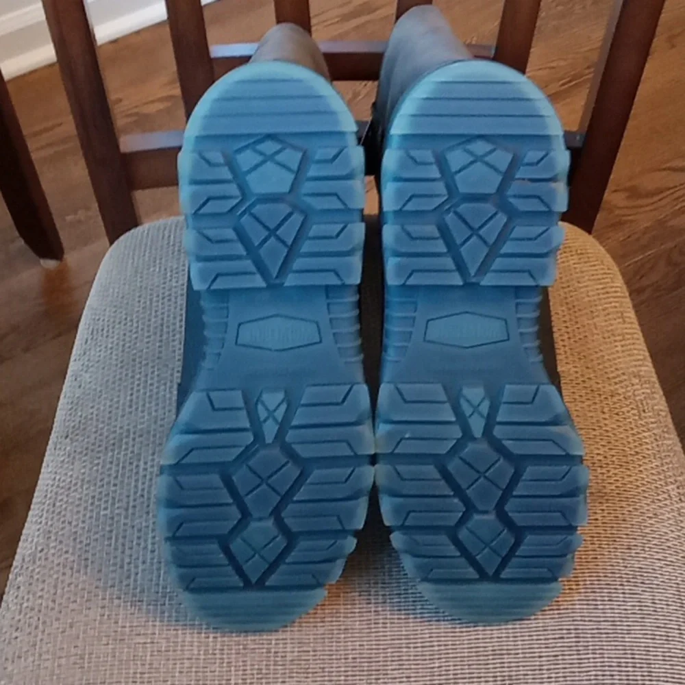 Wolverine men's boots-NEW